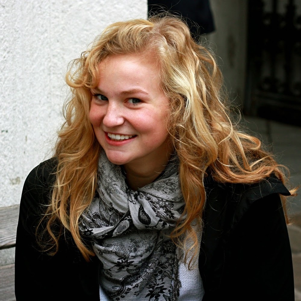 Meet your Posher, Elizabeth